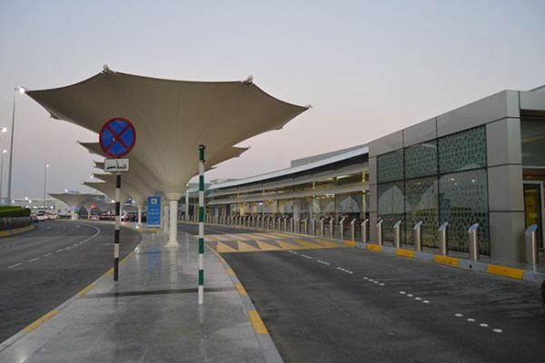 COVID-19: gli ascensori dell’aeroporto di Abu Dhabi diventano touchless