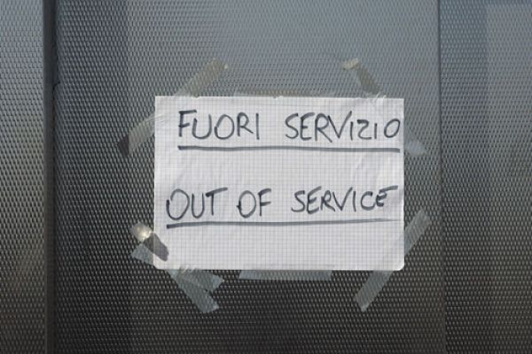 Terminal via Lombardi a Siena: ascensori bloccati  a causa di infiltrazioni. Oggi sopralluogo